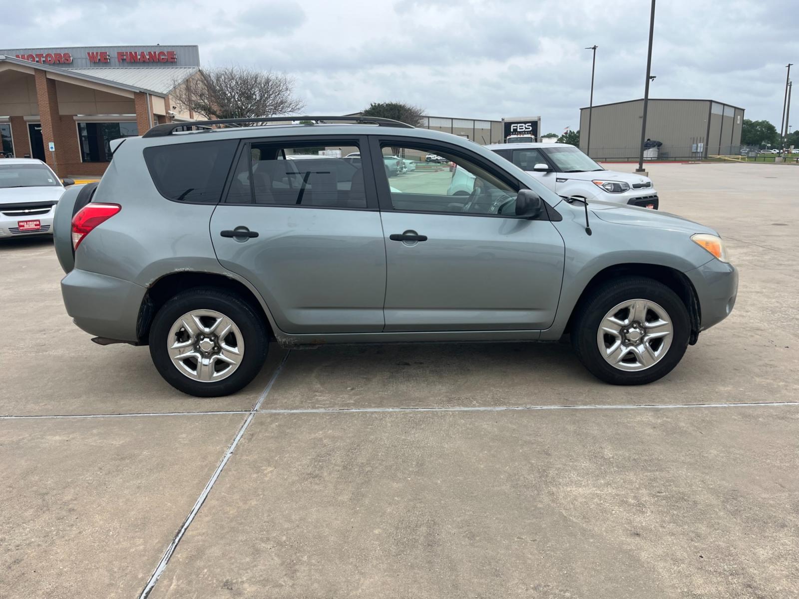 2008 green /TAN Toyota RAV4 Base I4 4WD (JTMBD33V685) with an 2.4L L4 DOHC 16V engine, 4-Speed Automatic transmission, located at 14700 Tomball Parkway 249, Houston, TX, 77086, (281) 444-2200, 29.928619, -95.504074 - Photo #7